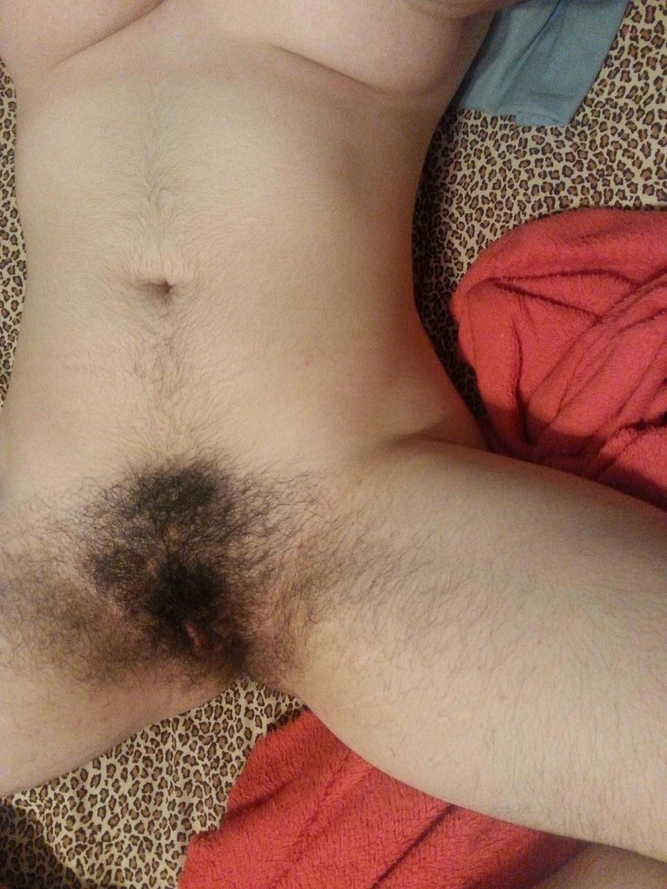 Очень волосатый женский лобок
