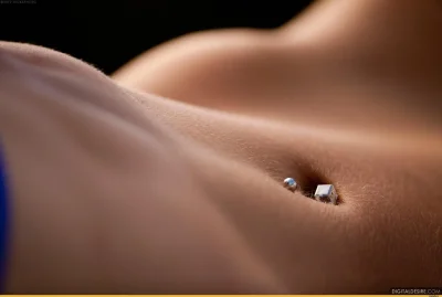 Джессика альба пирсинг пупка