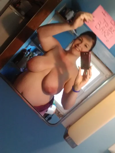 Эмили мена pregnant