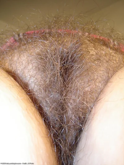 Писи с волосами