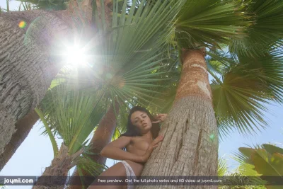 Пляжная девушка