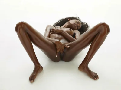 Девушка темнокожая