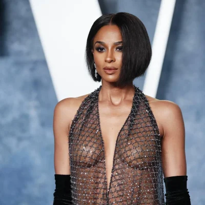 Сиара певица