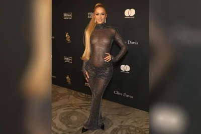 Пэрис хилтон в голом платье