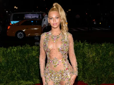 Бейонсе ноулз голое платье