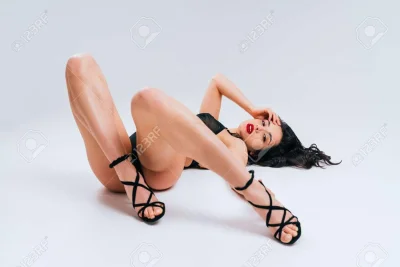 Девушка в сексуальной позе