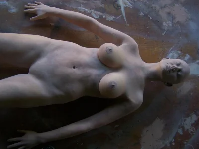 Необычные голые женщины