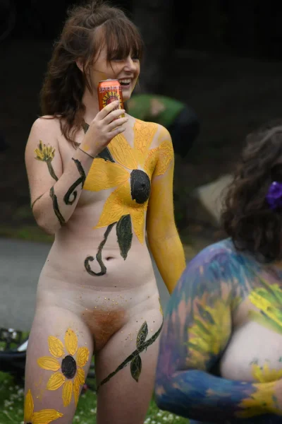 Бодипейнтинг публично