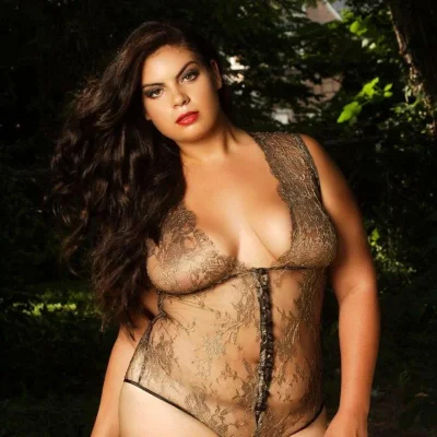 Плюс сайз модели голые