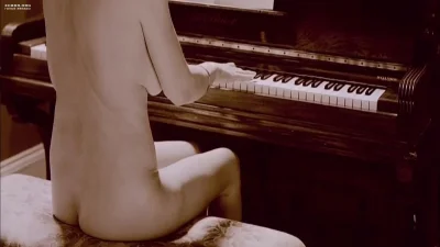 На фортепиано