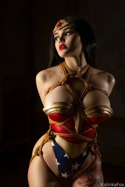 Секси чудо женщина