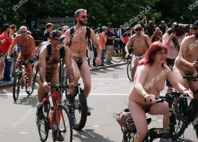 Всемирный голый велопробег