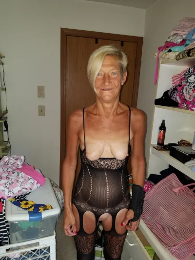 Голые худые старушки