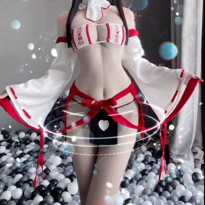 Японские эротические костюмы для косплея