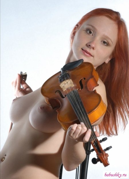 Violin girl