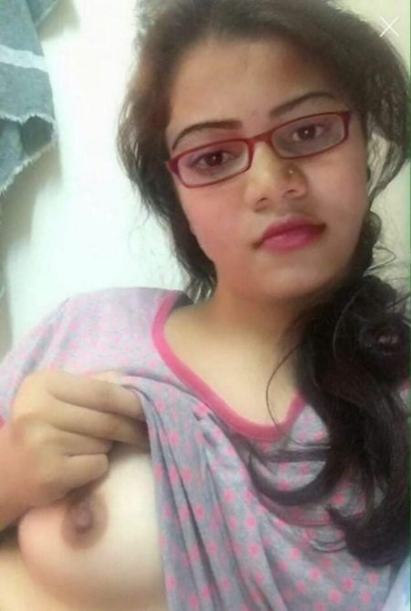 Beautiful cute paki bhabi showing boobs on video call