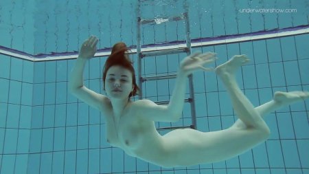 Erotica in the pool