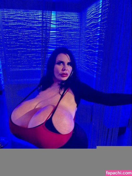 Model foxy menagerie verre naked