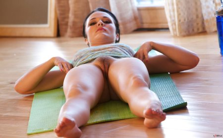 Yoga without panties