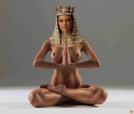 Kristin Kreuk Cleopatra
