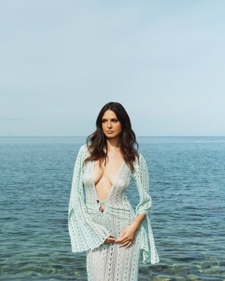 Emily Ratajkowski hot