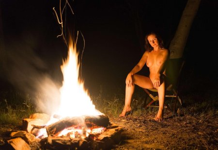 Night Nude Girls