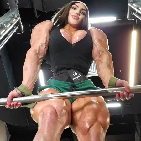 Natalia bodybuilder