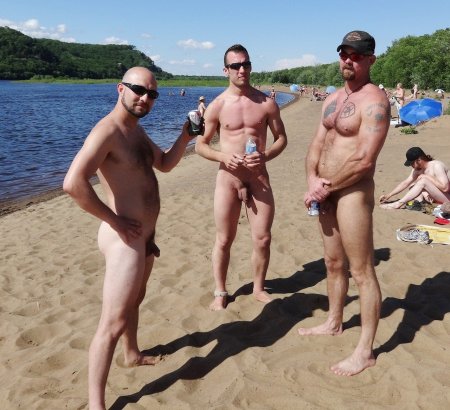 Nudist in a male company