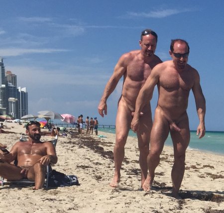 Ulyanovsk naked man on the beach