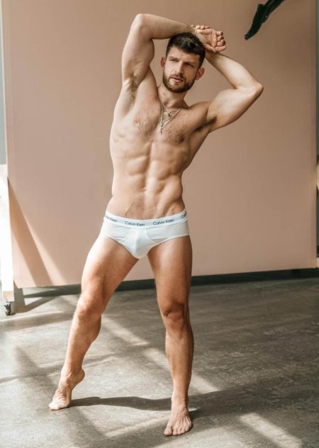 Muscle guys in shorts