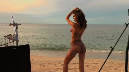 Irina Shayk bodypainting