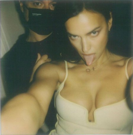 Irina Sheik plum