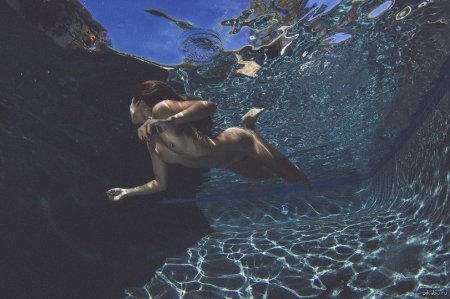 Erotic photo shoot in the water