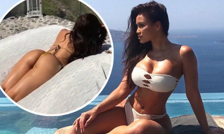 Daphne joy bikini on desktop