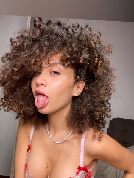 Dana curly