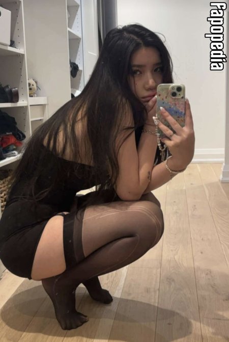 Karenxtran strawberry.bunni seunnngmiii nude leaks onlyfans photo