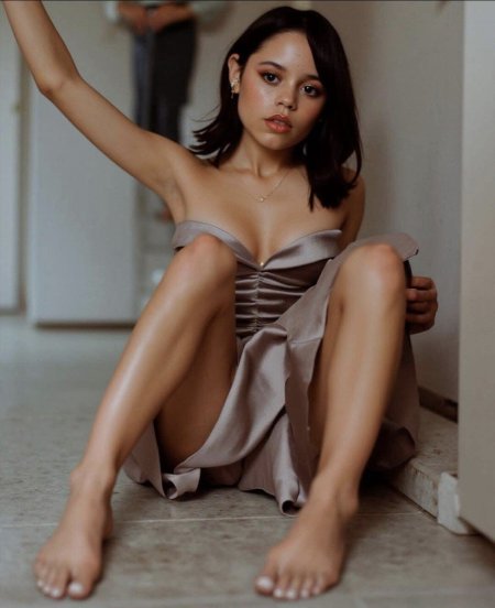 Jenna Ortega naked