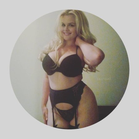 Nathalie renee lilli luxe