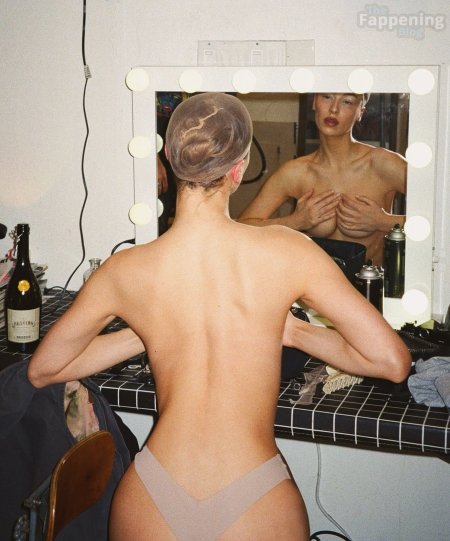 Naked Bella Hadid
