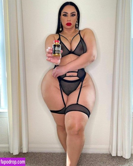 Sammy plus size model sammyyk