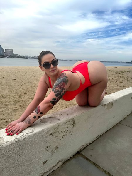 Curvy beauty