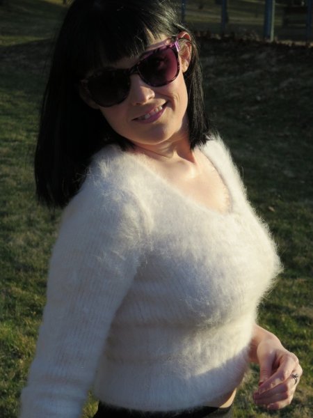 Angora sweaters fetiche