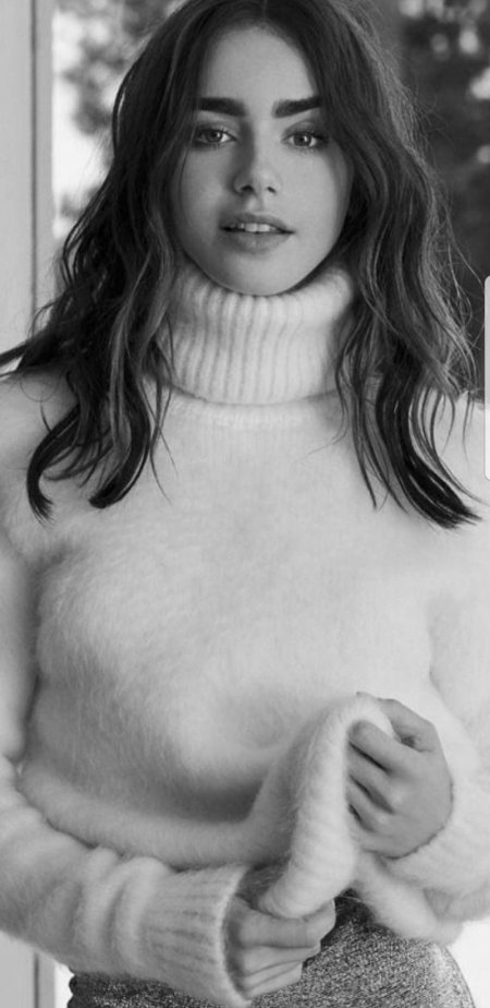 Lily Collins