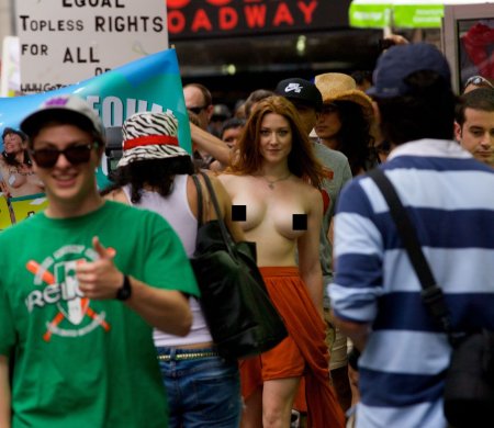 Topless Day go USA