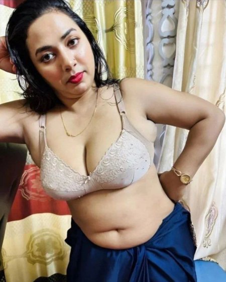 Chudakkad bihari aunty
