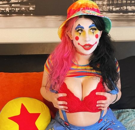 Clown girl with big tits