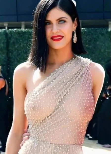 Alexandra Daddario Breasts