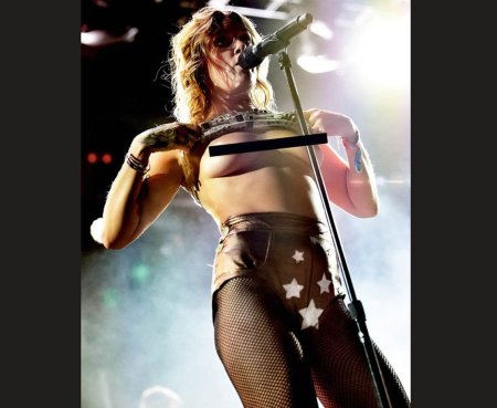 Tove Lo Breasts