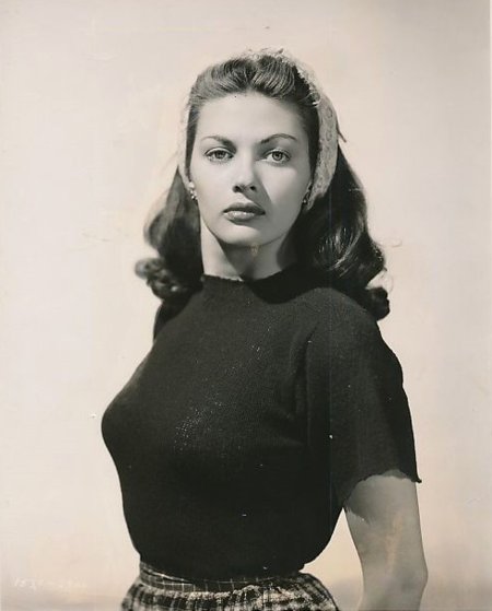 Yvonne De Carlo Breasts