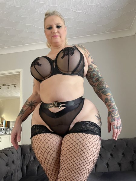 Curvy erotica